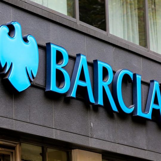 Prix du pétrole : Barclays prévoit un Brent à 53 dollars le baril en 2021