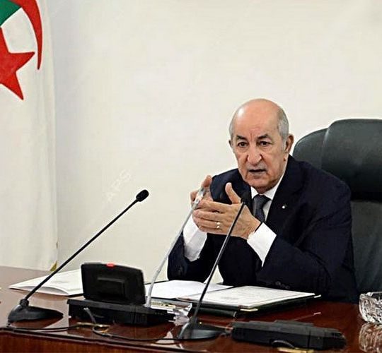 Tebboune préside une séance de travail sur la Grande mosquée, le Port d&rsquo;El-Hamdania et la gestion financière