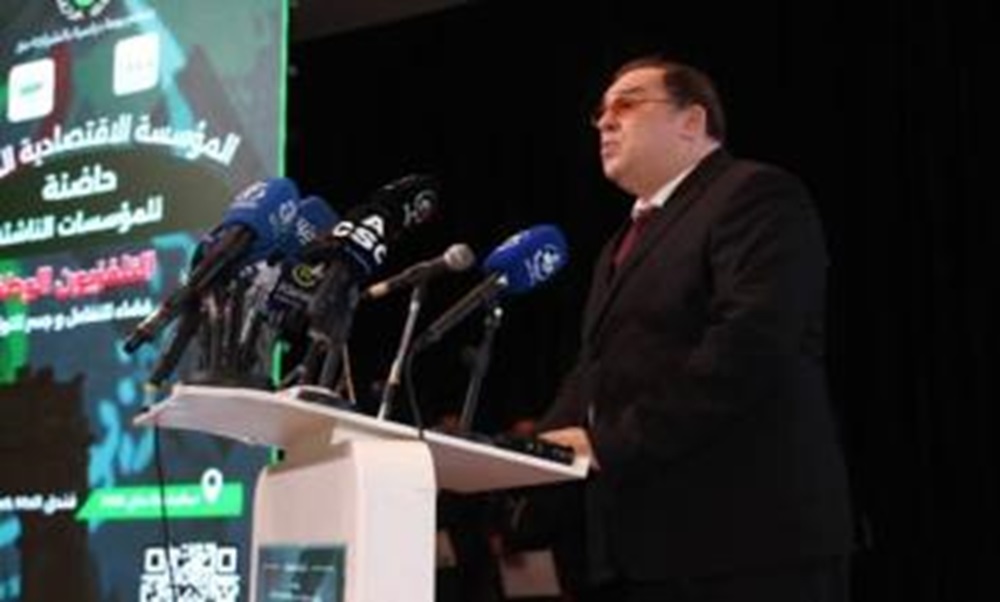 “الأمازيغية في وسائل الاعلام” تفتح النار على الوزير محمد مزيان