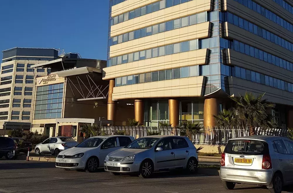 بين عامي 2019 و2023، وزعت البنوك الخاصة أكثر من 135 مليار دينار من الأرباح؛ ويعد سيتي بنك (في الصورة) من بين أكبر المساهمين بـ30.7 مليار دينار.