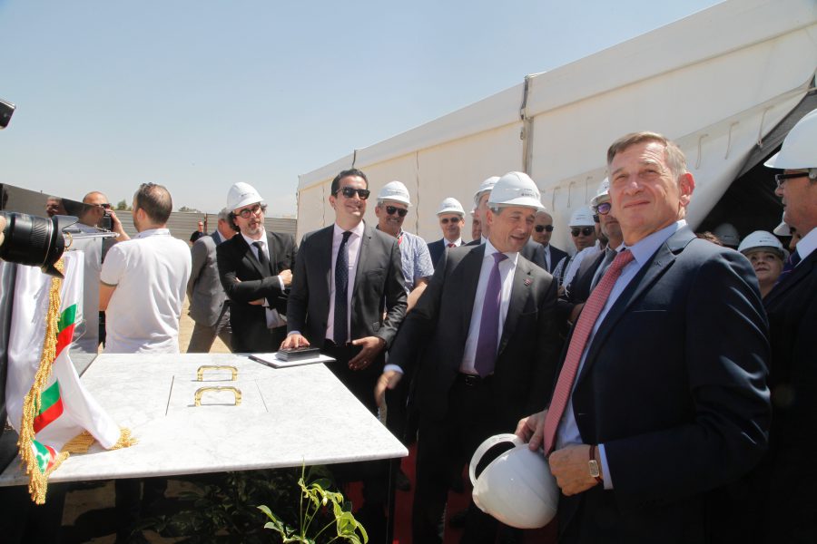 Photo SGA, pose de la première pierre SGA