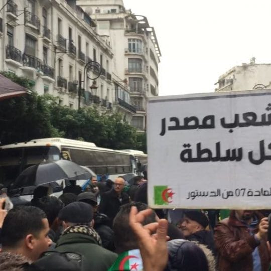 Malgré les interpellations et le mauvais temps, le Hirak maintient le cap