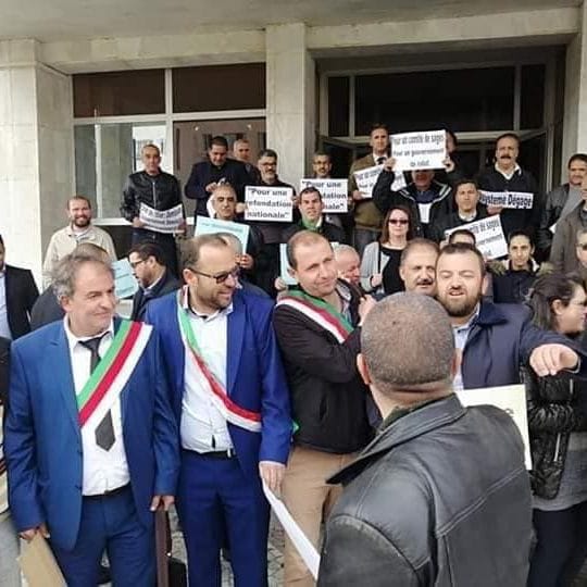 Des maires RCD refusent d’accrocher le portrait de Tebboune dans leurs locaux