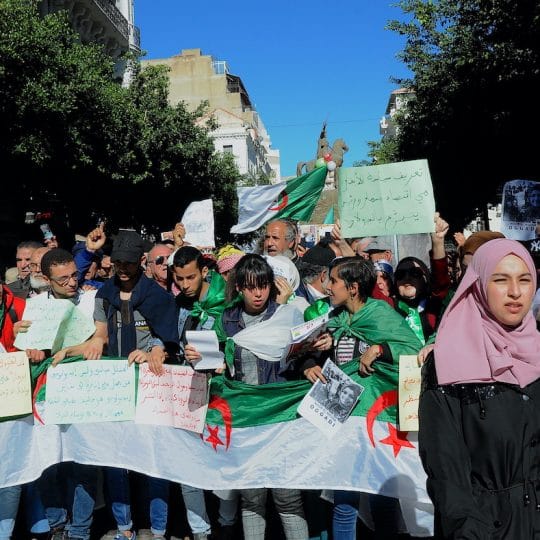 Étudiants et citoyens dans les rues pour le 50ème mardi consécutif
