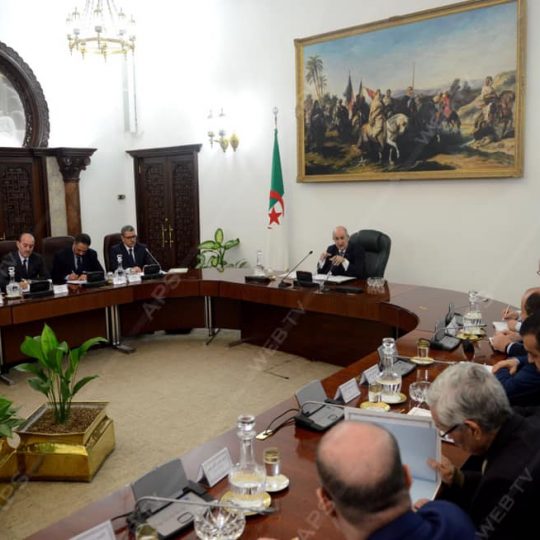 Quelle restructuration de l’exécutif ? (Contribution)