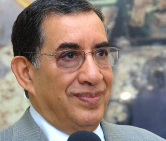 Le septuagénaire Abdelaziz Khelef, nommé conseiller à l’économie et aux finances à la Présidence