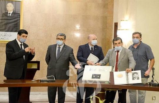 Djerad préside une cérémonie d&rsquo;émission de nouveaux billets et pièces de monnaie