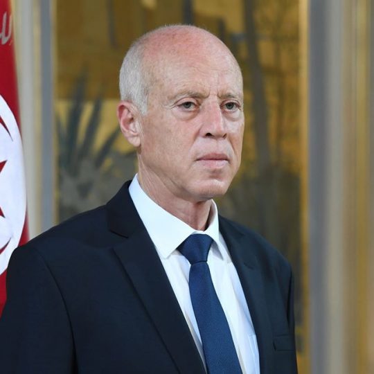 Kais Saied dit espérer un bond qualitatif dans les relations Tunisie-Algérie