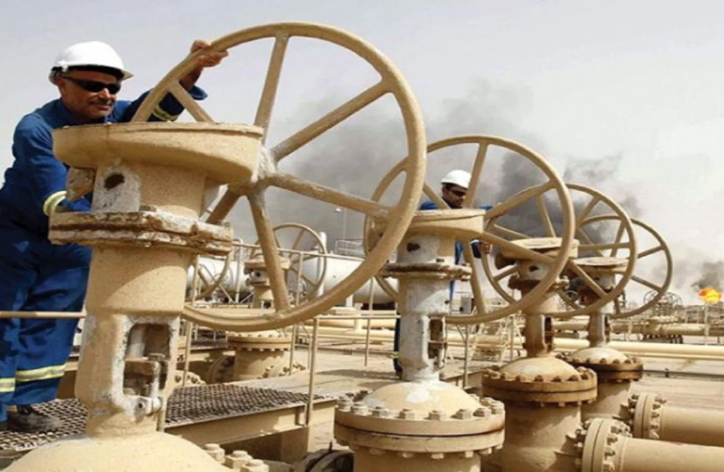 Le pétrole en baisse, les négociations de l’Opep+ traînent