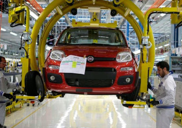 Usine Stellantis Fiat à Oran Algérie - chaîne de production automobile Tafraoui.