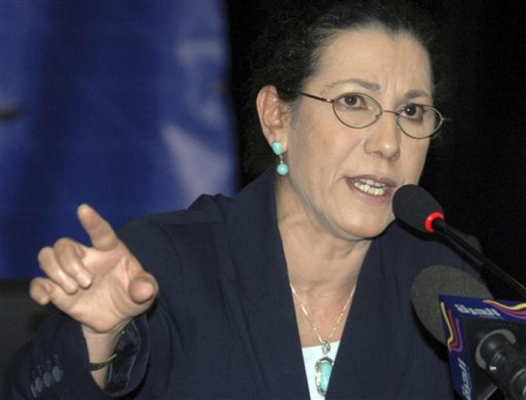 Élections présidentielles : Louisa Hanoune se retire et accuse