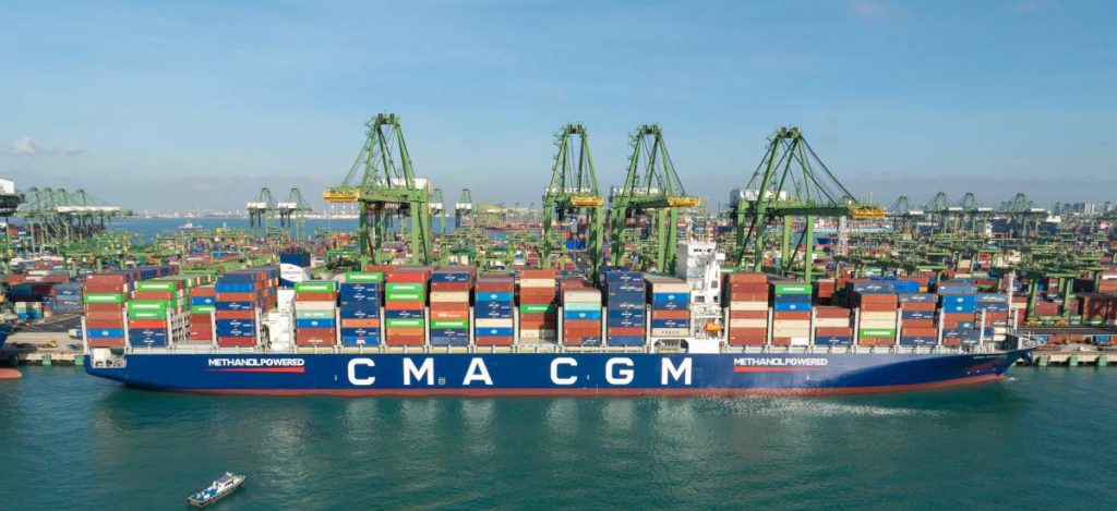 Cargo de la compagnie maritime CMA CGM"