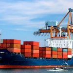 Cargo avec conteneurs d'exportation - Les exportations algériennes reculent de 3,8% au T1 2025.