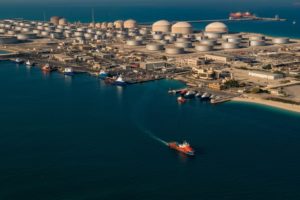 Terminal pétrolier réservoirs stockage pétrole navires approvisionnement marché énergétique.
