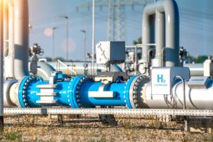 Vannes et canalisations d'un site de transport d'hydrogène vert en Algérie