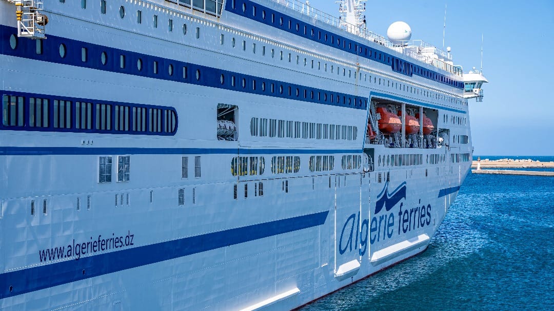 Navire d'Algérie Ferries au port, illustration du report de la traversée Alger–Marseille du 9 septembre 2026