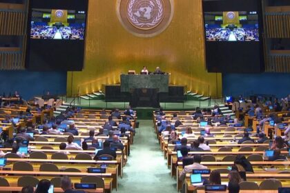 Salle de l'Assemblée générale des Nations unies lors du vote de la résolution climat A/80/L.65 le 20 mai 2026.