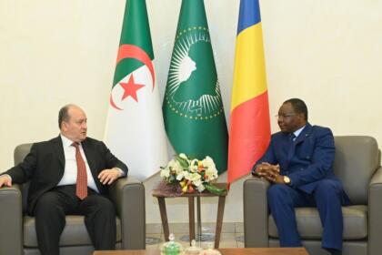 Entretien bilatéral entre le premier ministre algérien Sifeddine Gharib et le premier ministre tchadien Allahamdou Lamaye à N'Djamena, 8 juin 2026