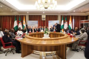 5e réunion ministérielle du comité de pilotage du gazoduc transsaharien TSGP, Alger, juin 2026, délégations Algérie Nigeria Niger autour de la table.