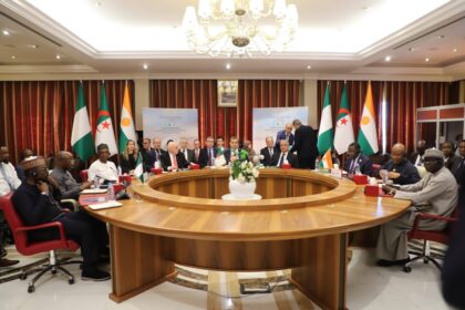 5e réunion ministérielle du comité de pilotage du gazoduc transsaharien TSGP, Alger, juin 2026, délégations Algérie Nigeria Niger autour de la table.