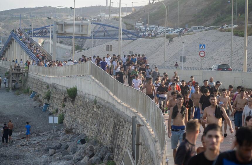 Ceuta - Migrants exode vers le Maroc