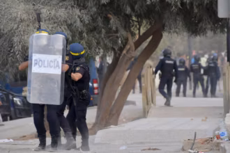 Policiers - playa del Trampolín à Ceuta