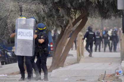 Policiers - playa del Trampolín à Ceuta