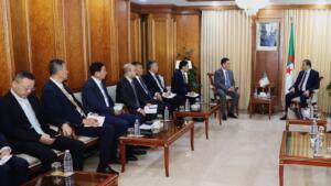 Le ministre Mohamed Arkab reçoit une délégation du groupe chinois Baowu au ministère de l'Energie