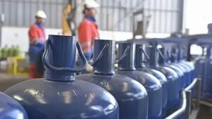 Bouteilles de gaz butane dans un centre d'embouteillage TotalEnergies au Maroc