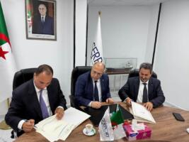 Cérémonie d'installation d'Ali Boulaâras comme PDG de Serport, aux côtés du secrétaire général du ministère des Transports et de Riad Hadjal, siège du groupe Serport, Algérie.