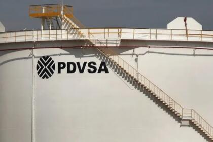 Cuve de stockage pétrolier PDVSA, compagnie publique vénézuélienne