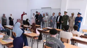 وفد وزاري داخل قسم