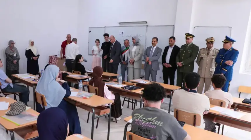 وفد وزاري داخل قسم