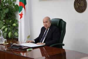 Abdelmadjid Tebboune à son bureau, à la Présidence de la République.
