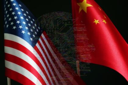Illustration des drapeaux américain et chinois, symbole des tensions technologiques entre Washington et Pékin