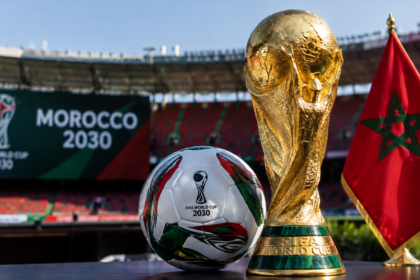 Trophée et ballon Maroc 2030