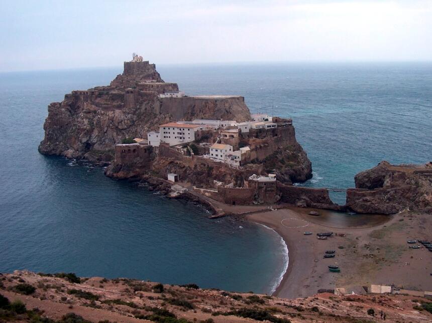 Fortifications on Peñon de Vélez de La Gomera