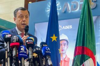 Interrogé par la presse au NAPEC, à Oran, Diego Mellado, ambassadeur de l'Union européenne en Algérie, a défendu une simplification des règles européennes. (Photo : Maghreb Émergent)